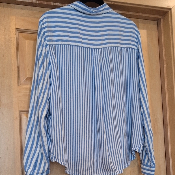 beachlunchlounge Striped Button-Down Shirt in Blue and White - Picture 5 of 7
